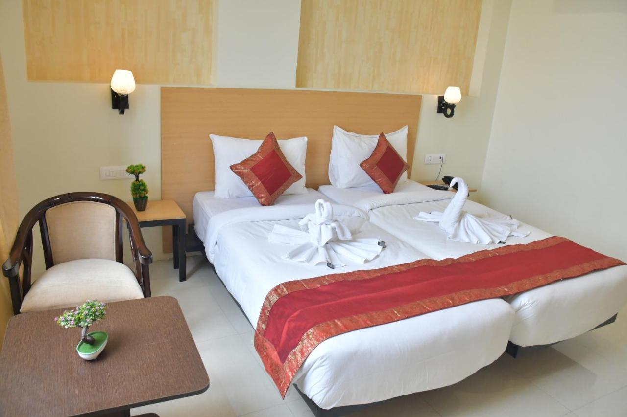 ורנאסי Hotel Yatharth Inn מראה חיצוני תמונה