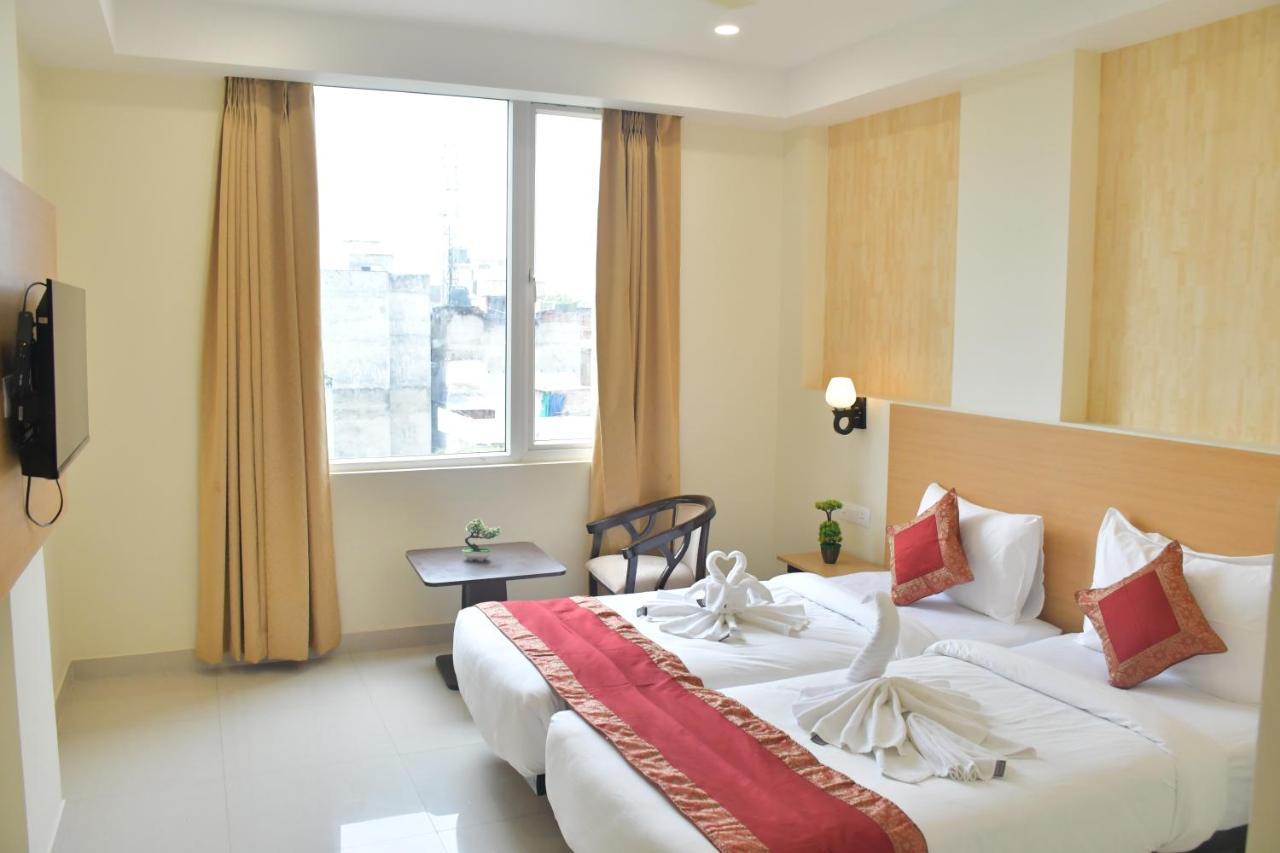 ורנאסי Hotel Yatharth Inn מראה חיצוני תמונה
