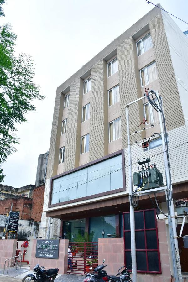 ורנאסי Hotel Yatharth Inn מראה חיצוני תמונה
