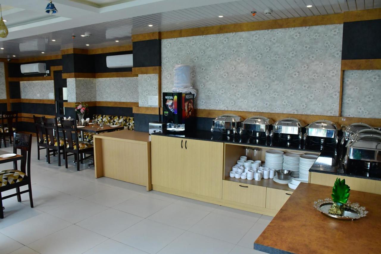 ורנאסי Hotel Yatharth Inn מראה חיצוני תמונה