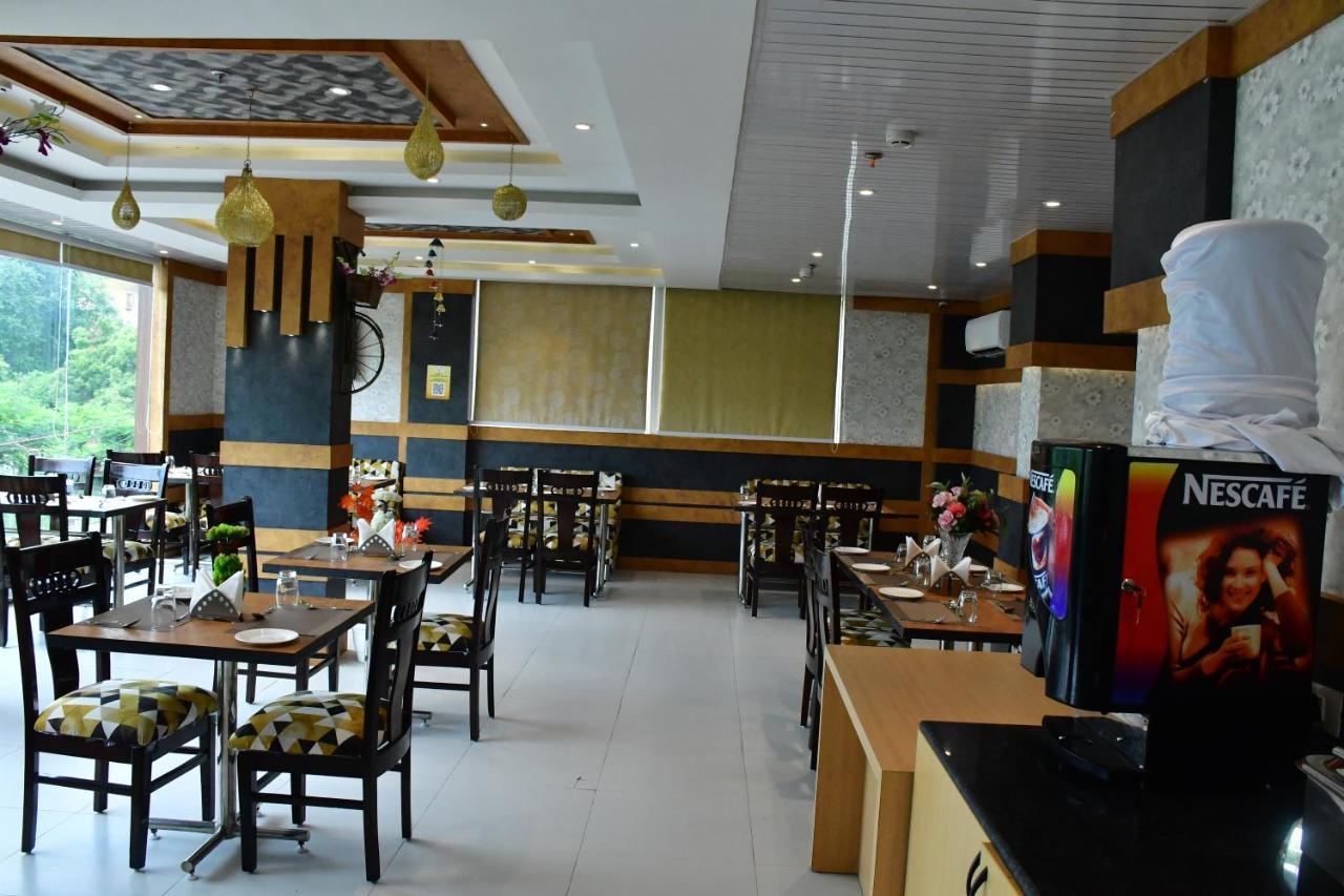 ורנאסי Hotel Yatharth Inn מראה חיצוני תמונה